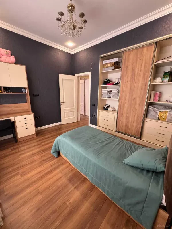 Satılır 7 otaqlı həyət evi 500 m²