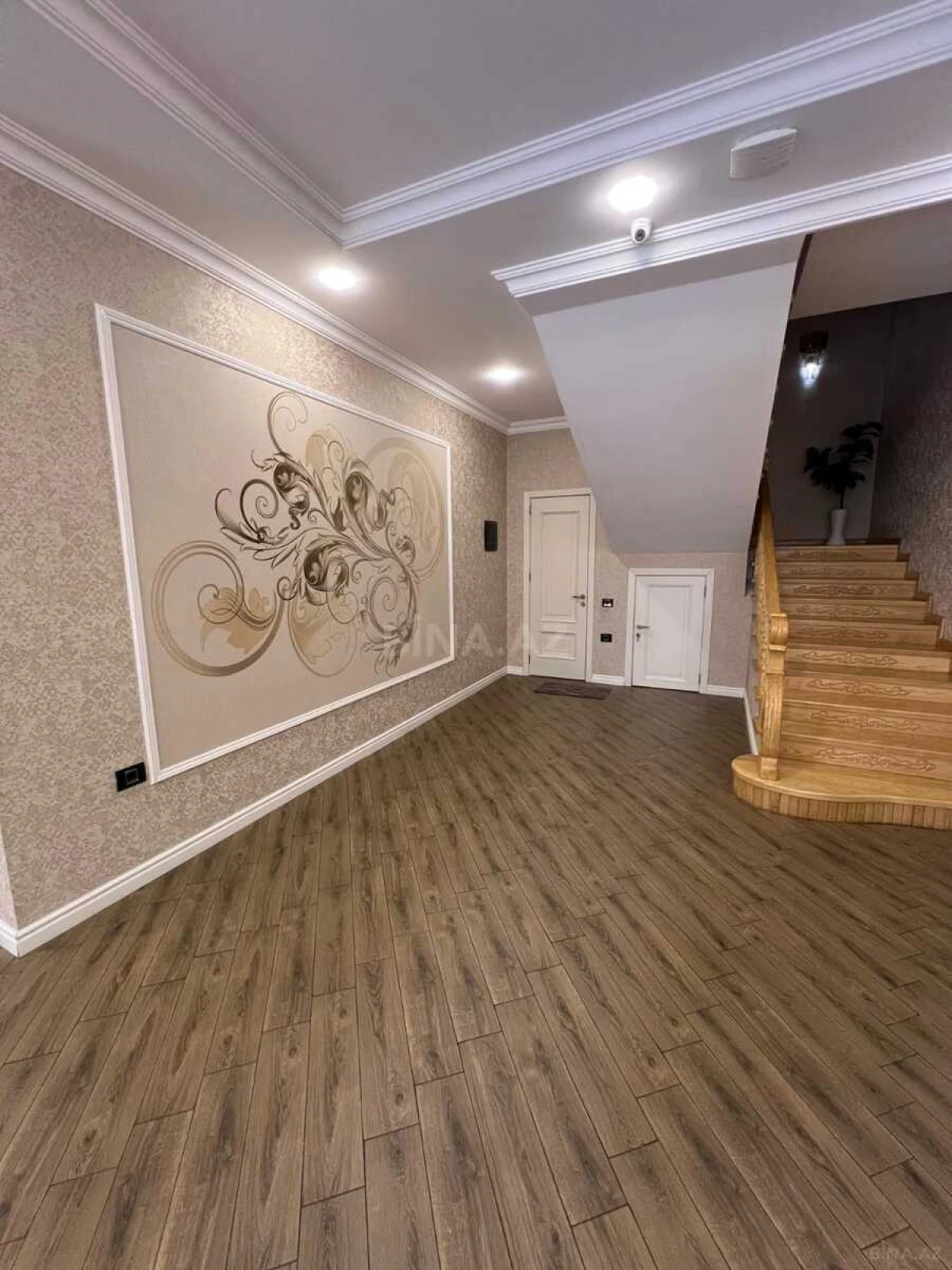 Satılır 7 otaqlı həyət evi 500 m²