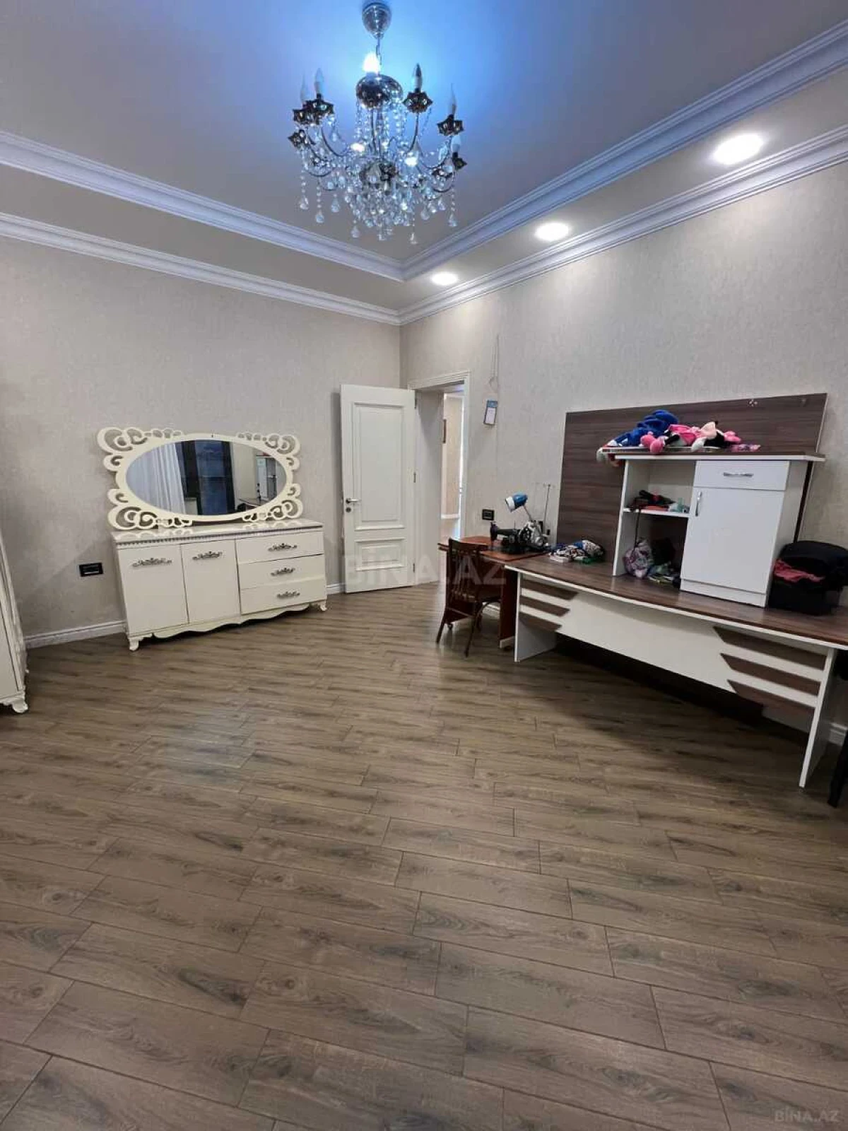 Satılır 7 otaqlı həyət evi 500 m²