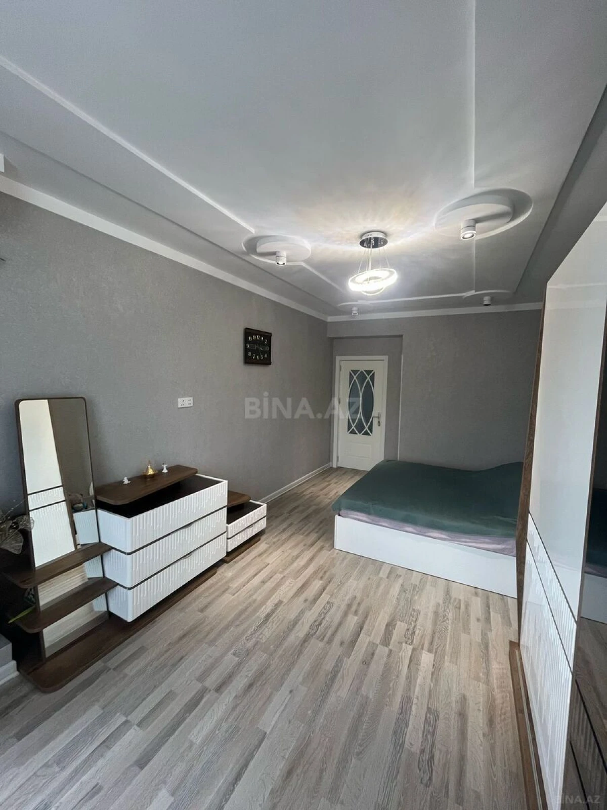 Satılır 3 otaqlı mənzil 110 m²