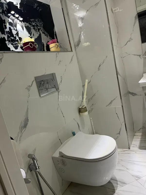 Satılır 3 otaqlı mənzil 110 m²