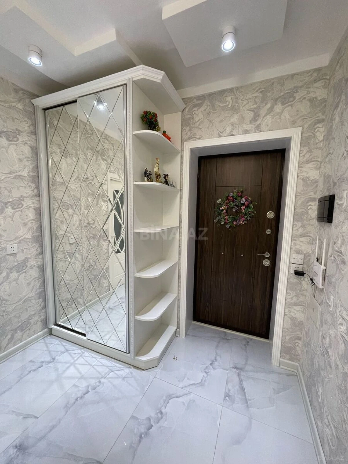 Satılır 3 otaqlı mənzil 110 m²