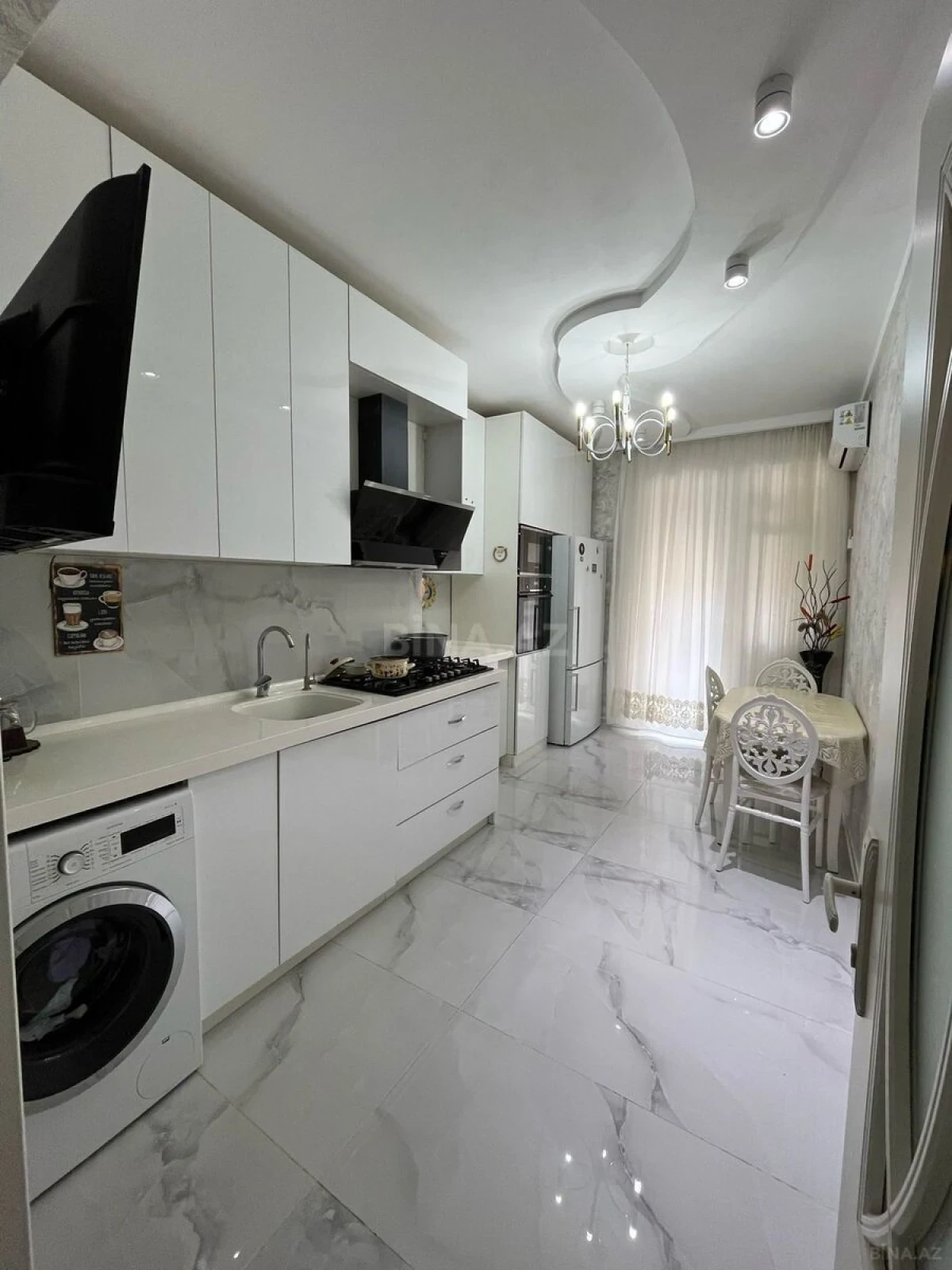 Satılır 3 otaqlı mənzil 110 m²