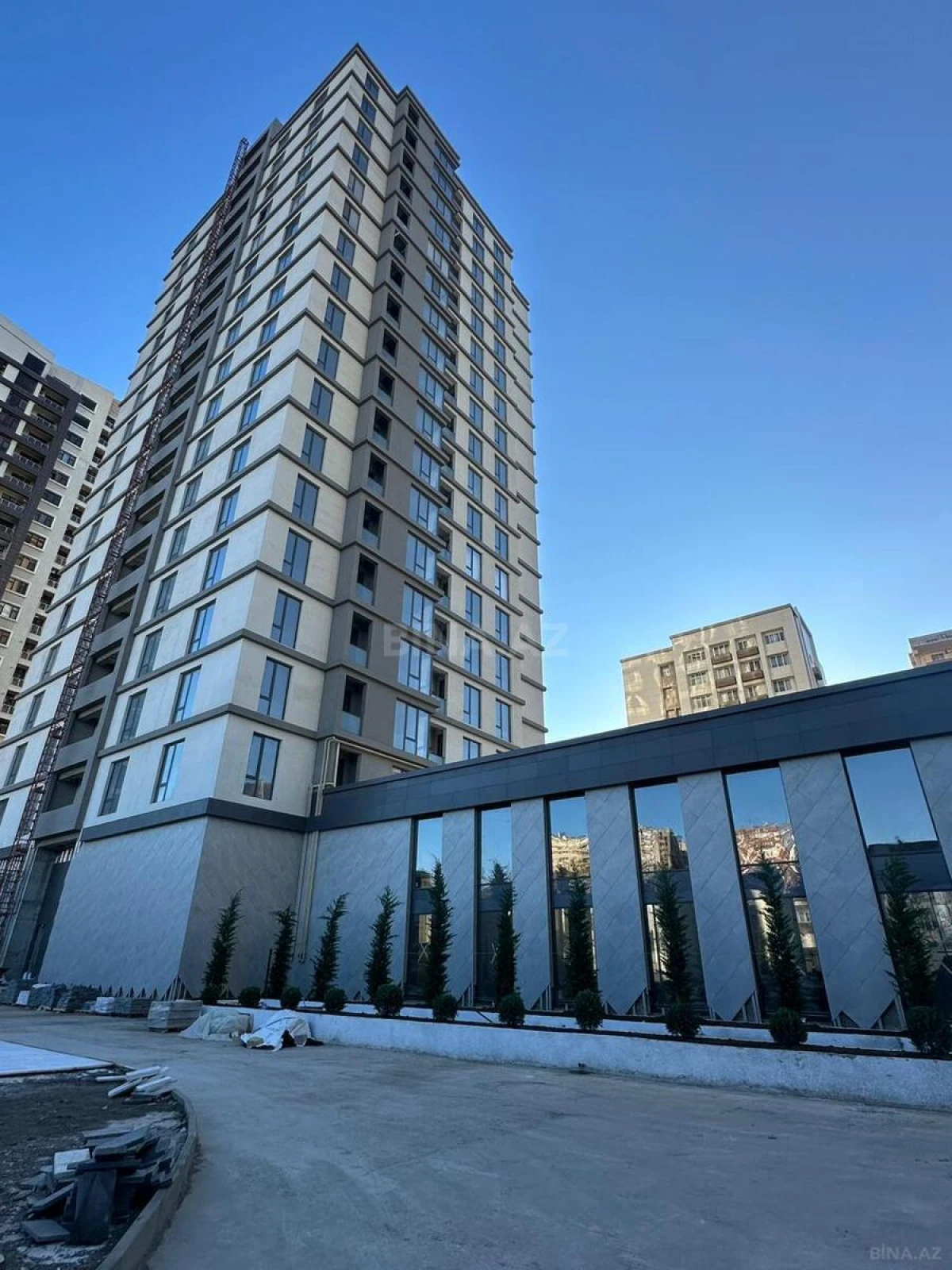 Satılır 3 otaqlı mənzil 133 m²