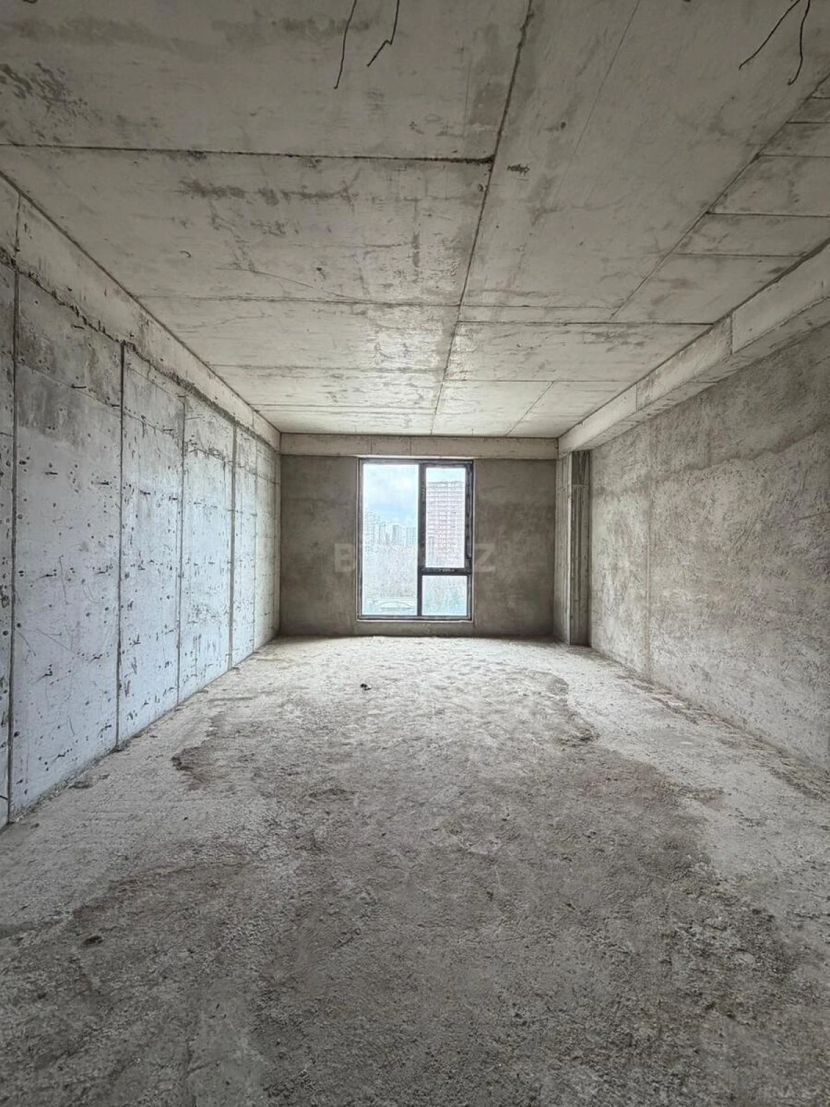 Satılır 3 otaqlı mənzil 133 m²