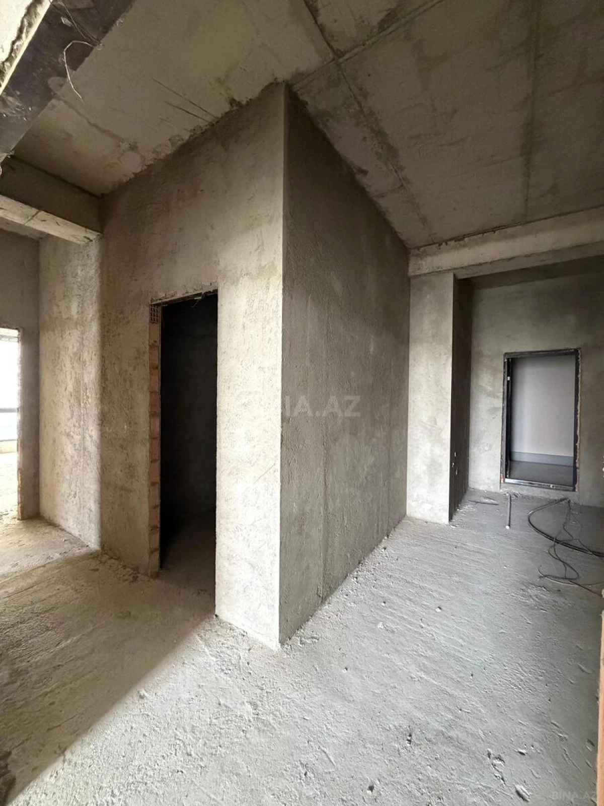 Satılır 3 otaqlı mənzil 133 m²