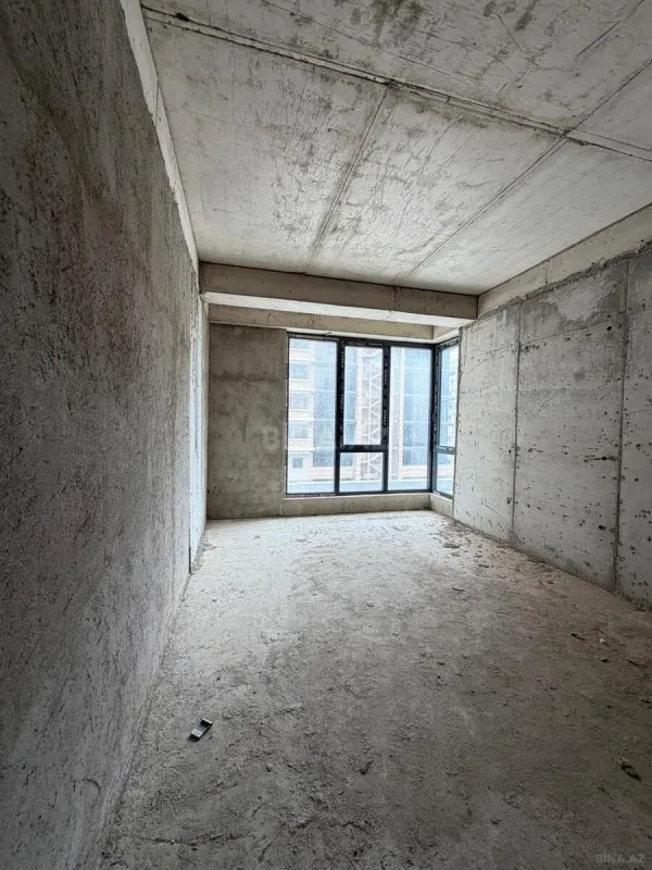 Satılır 3 otaqlı mənzil 133 m²