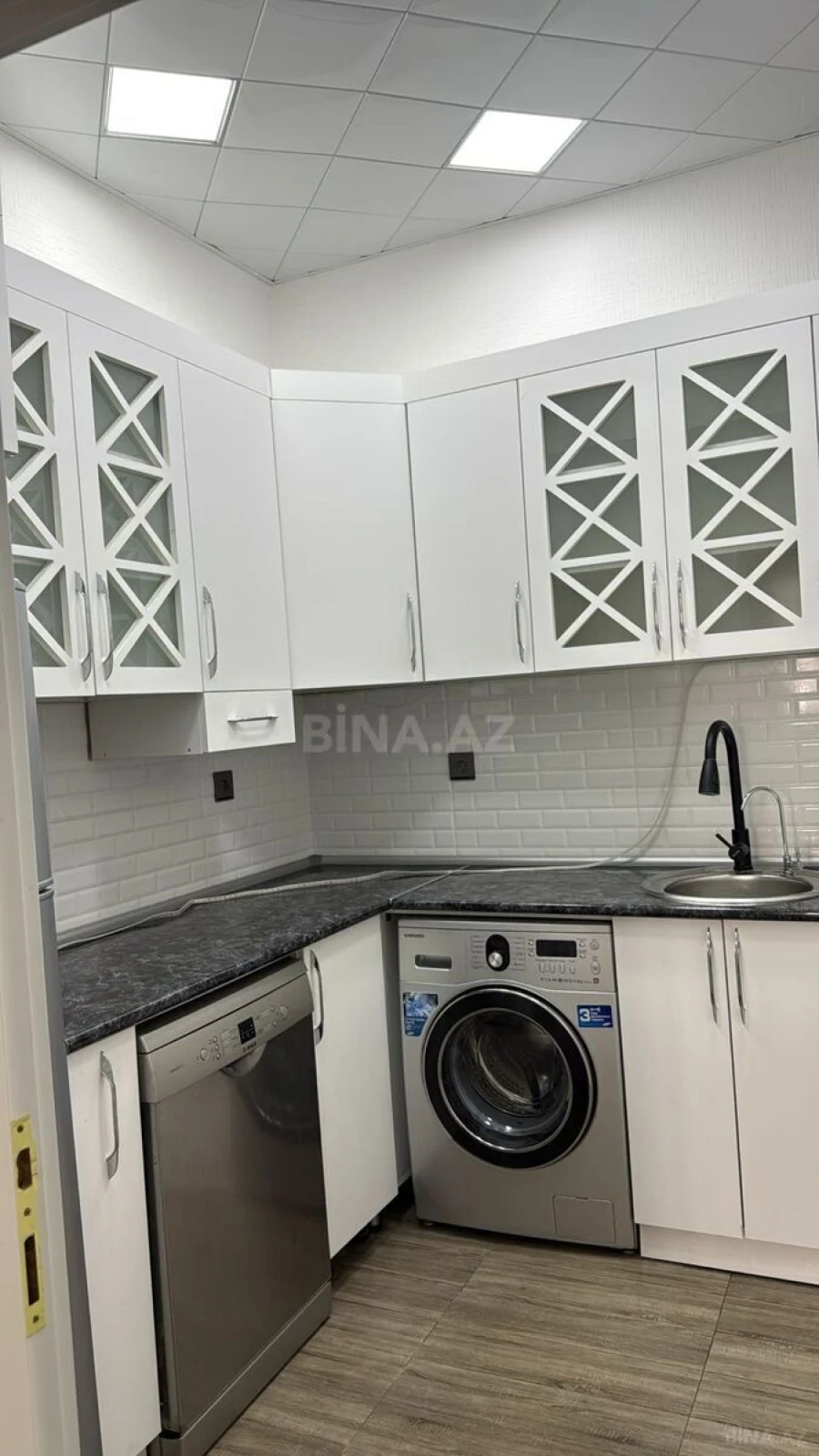 Kirayə verilir 3 otaqlı mənzil 100 m²