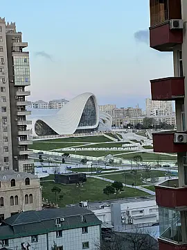 Satılır 4 otaqlı mənzil 208 m² — Bakı 4 otaq 208.00 m²