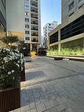 Satılır 4 otaqlı mənzil 208 m²