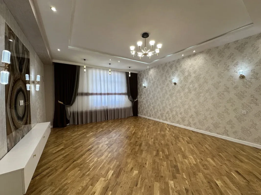 Satılır 3 otaqlı mənzil 115 m²