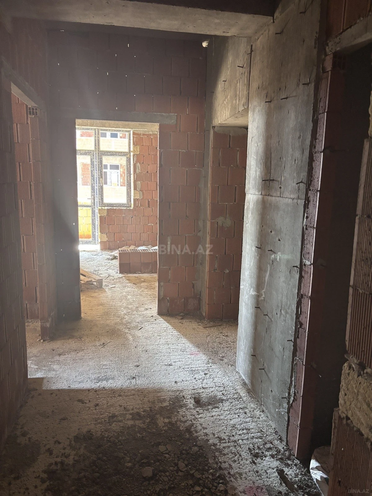 Satılır 2 otaqlı mənzil 100 m²