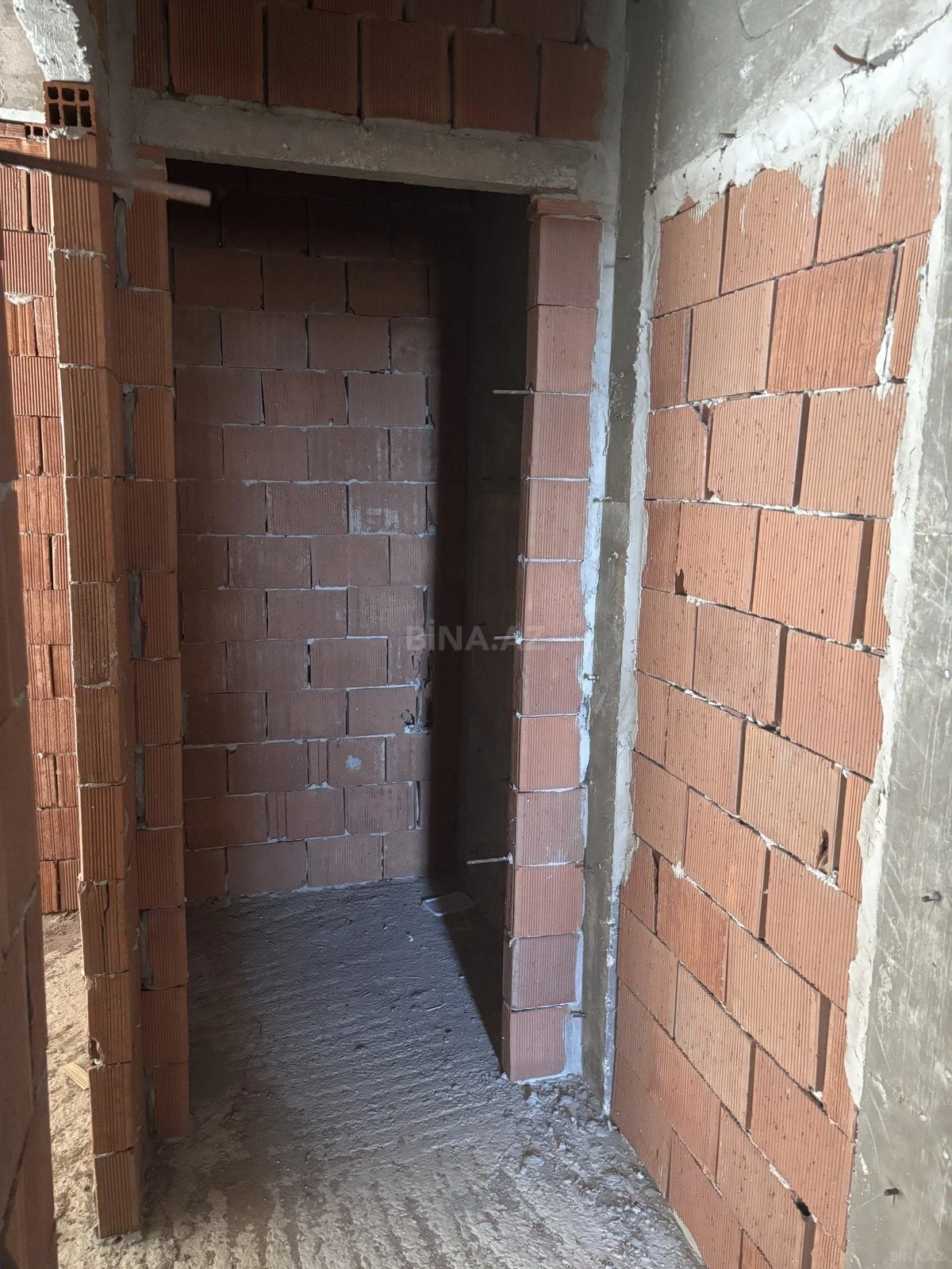 Satılır 2 otaqlı mənzil 100 m²