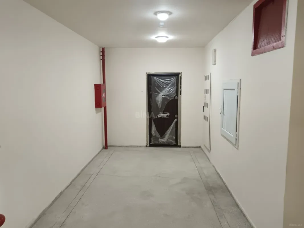Satılır 4 otaqlı mənzil 135 m²