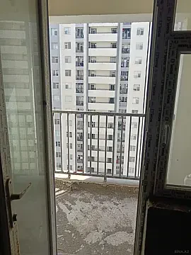 Satılır 4 otaqlı mənzil 135 m²