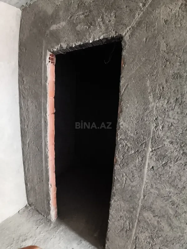 Satılır 4 otaqlı mənzil 135 m²