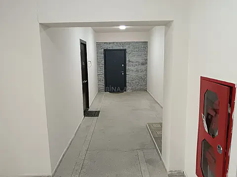 Satılır 4 otaqlı mənzil 135 m²