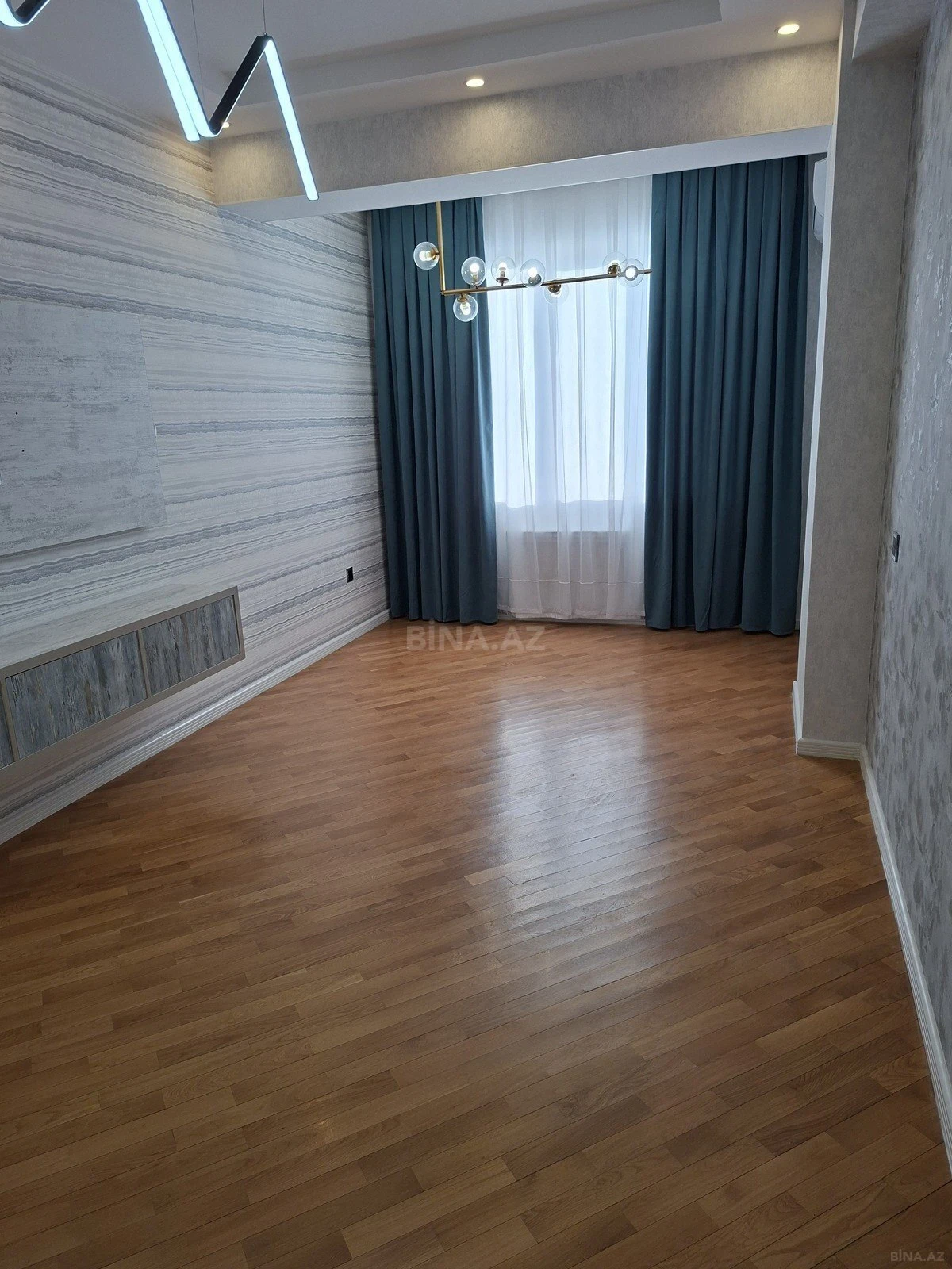 Satılır 3 otaqlı mənzil 100 m²