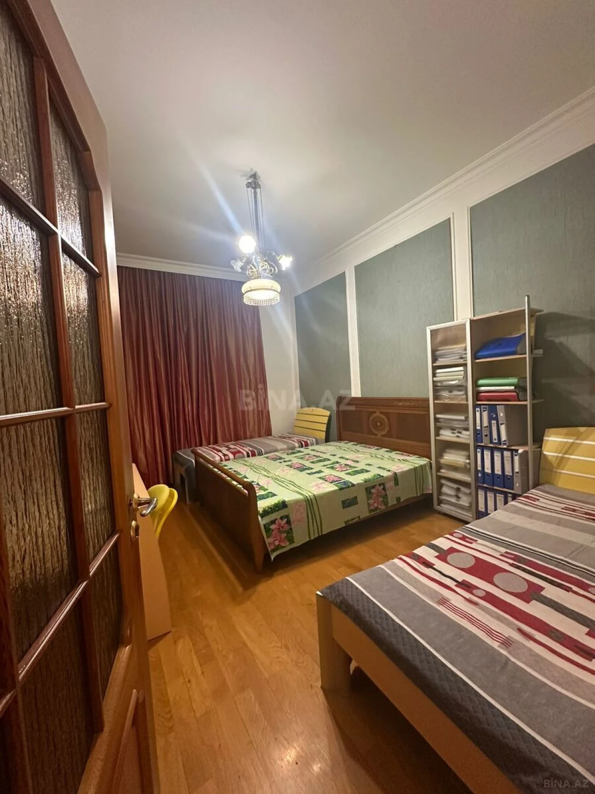 Satılır 4 otaqlı mənzil 200 m²
