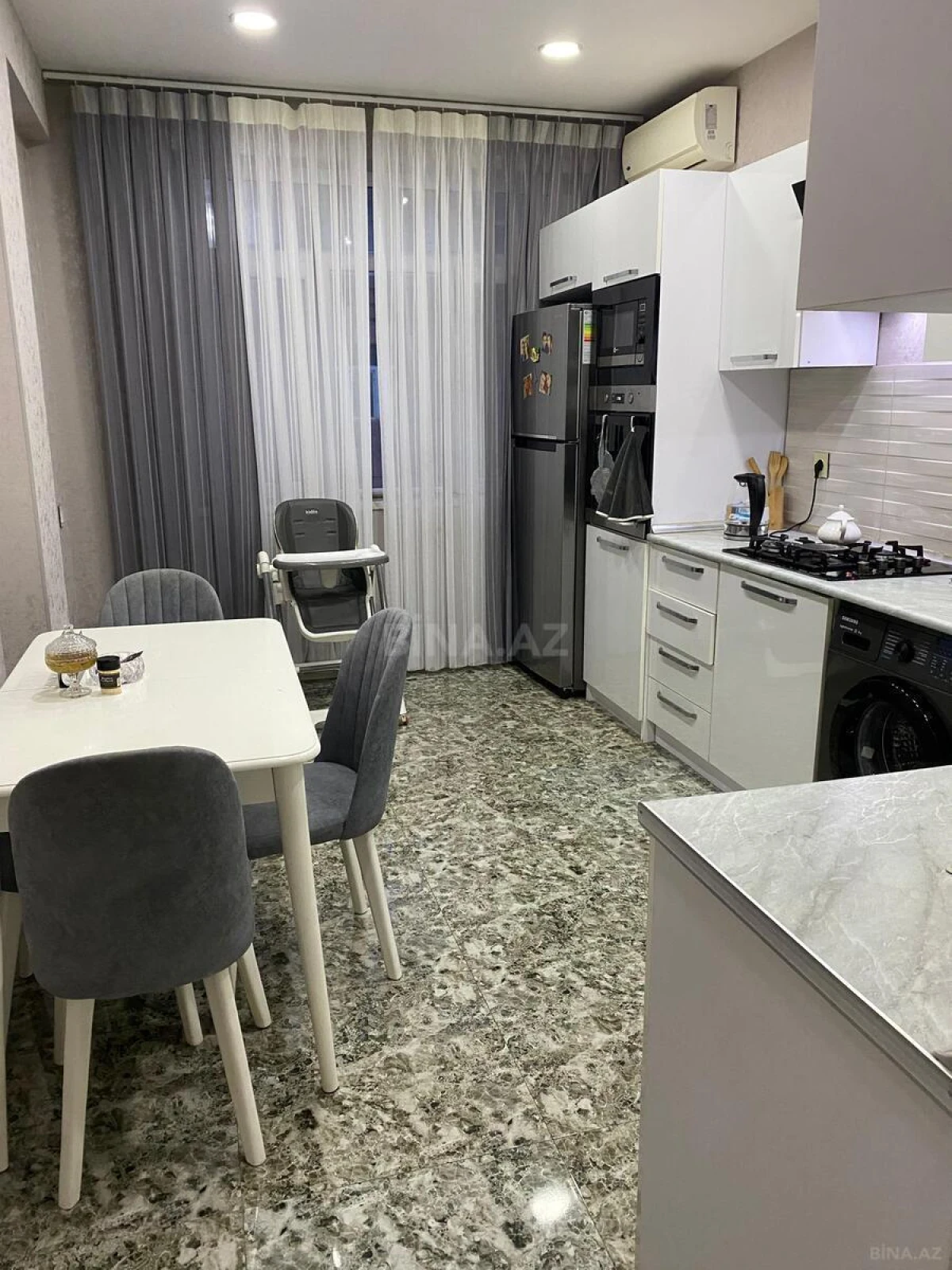Satılır 2 otaqlı mənzil 78 m²