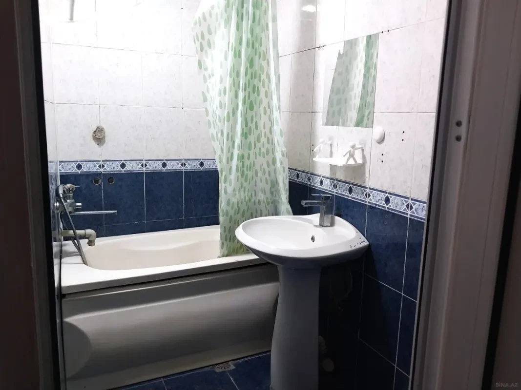 Kirayə verilir 2 otaqlı mənzil 68 m²