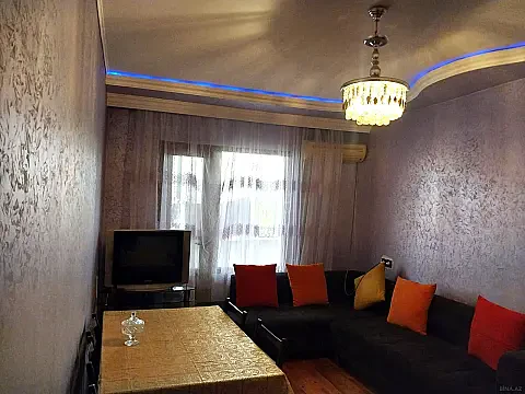 Kirayə verilir 2 otaqlı mənzil 68 m²