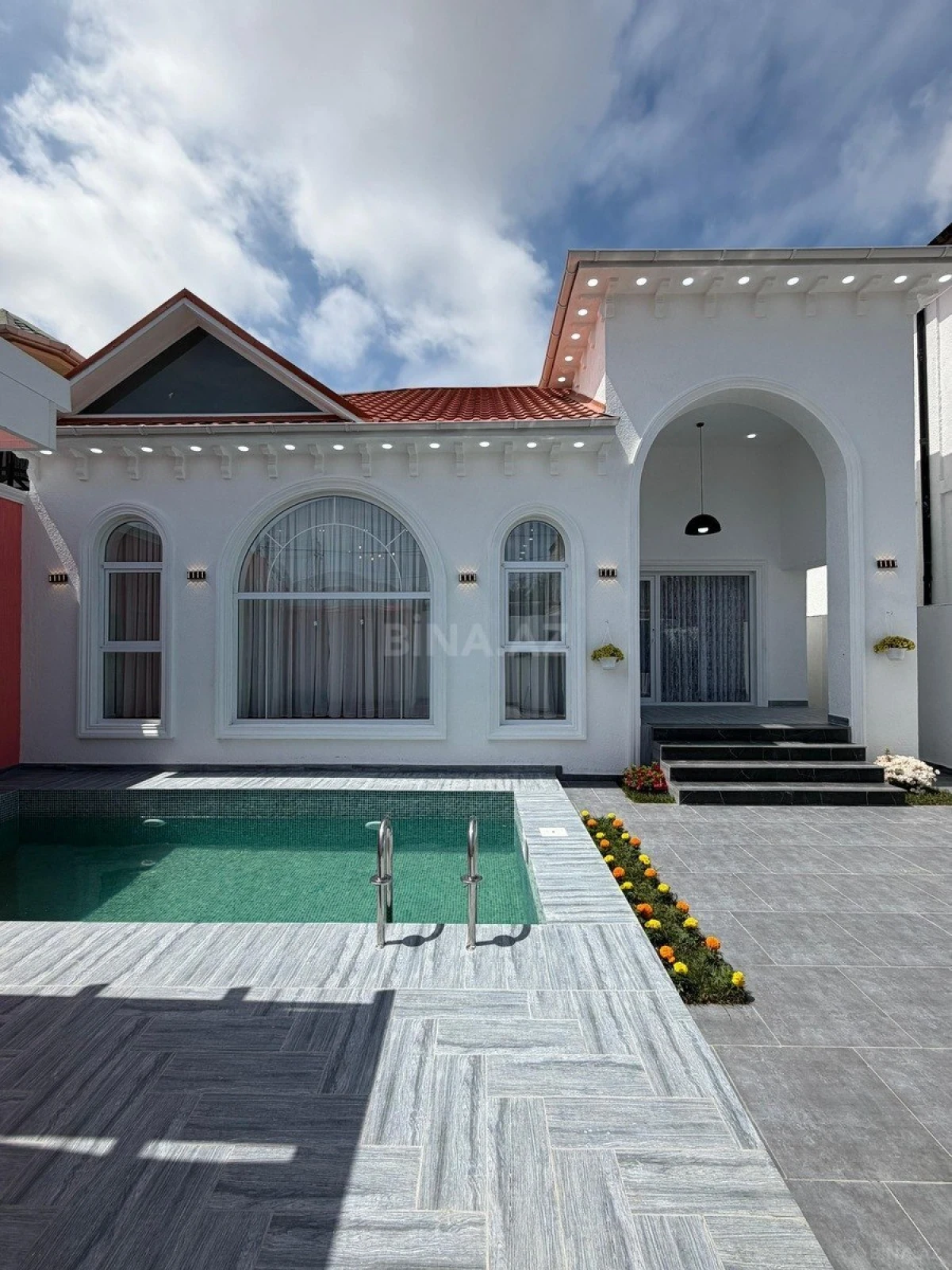 Satılır 4 otaqlı həyət evi 140 m²