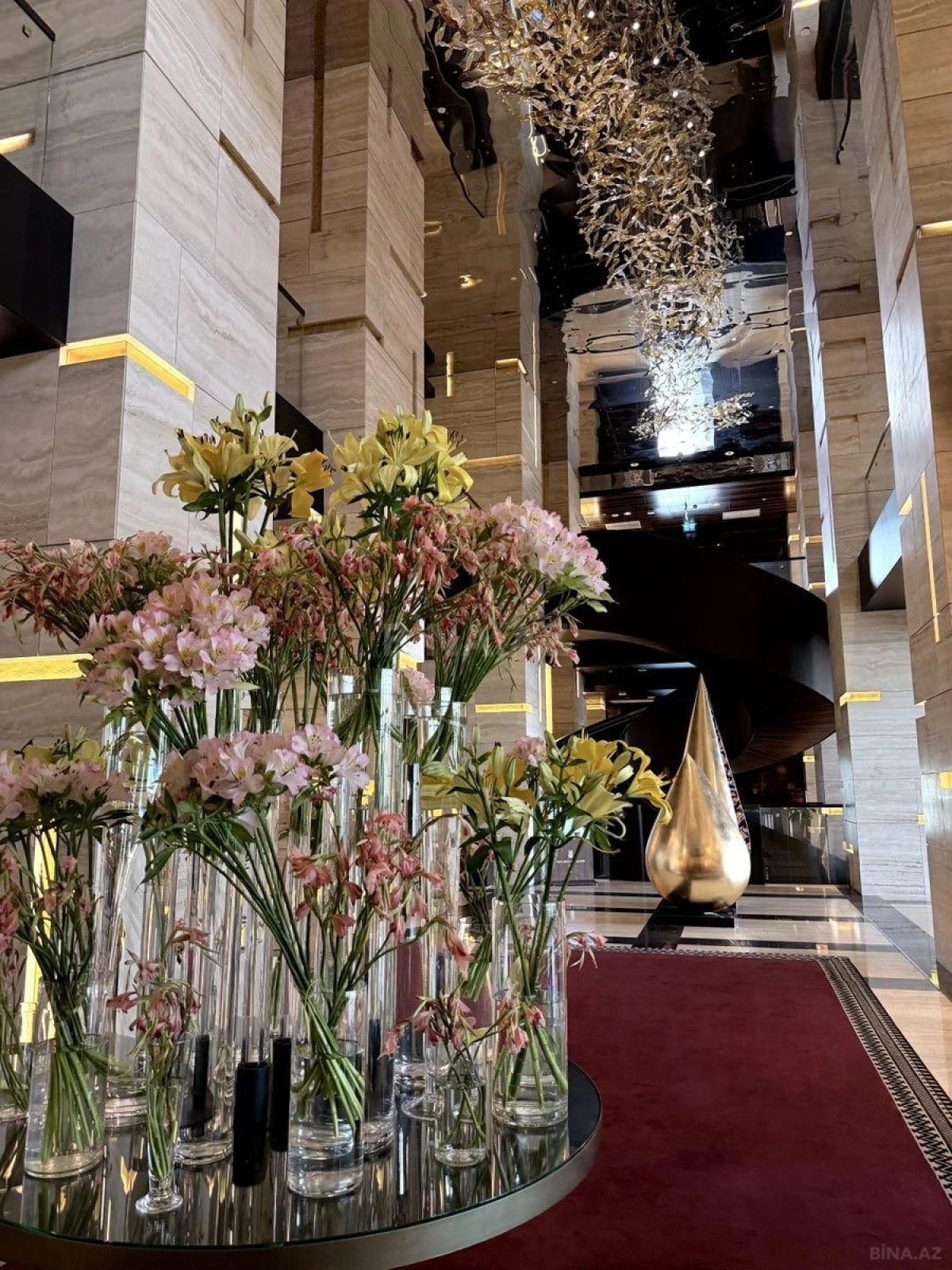 Kirayə verilir 3 otaqlı mənzil 165 m²