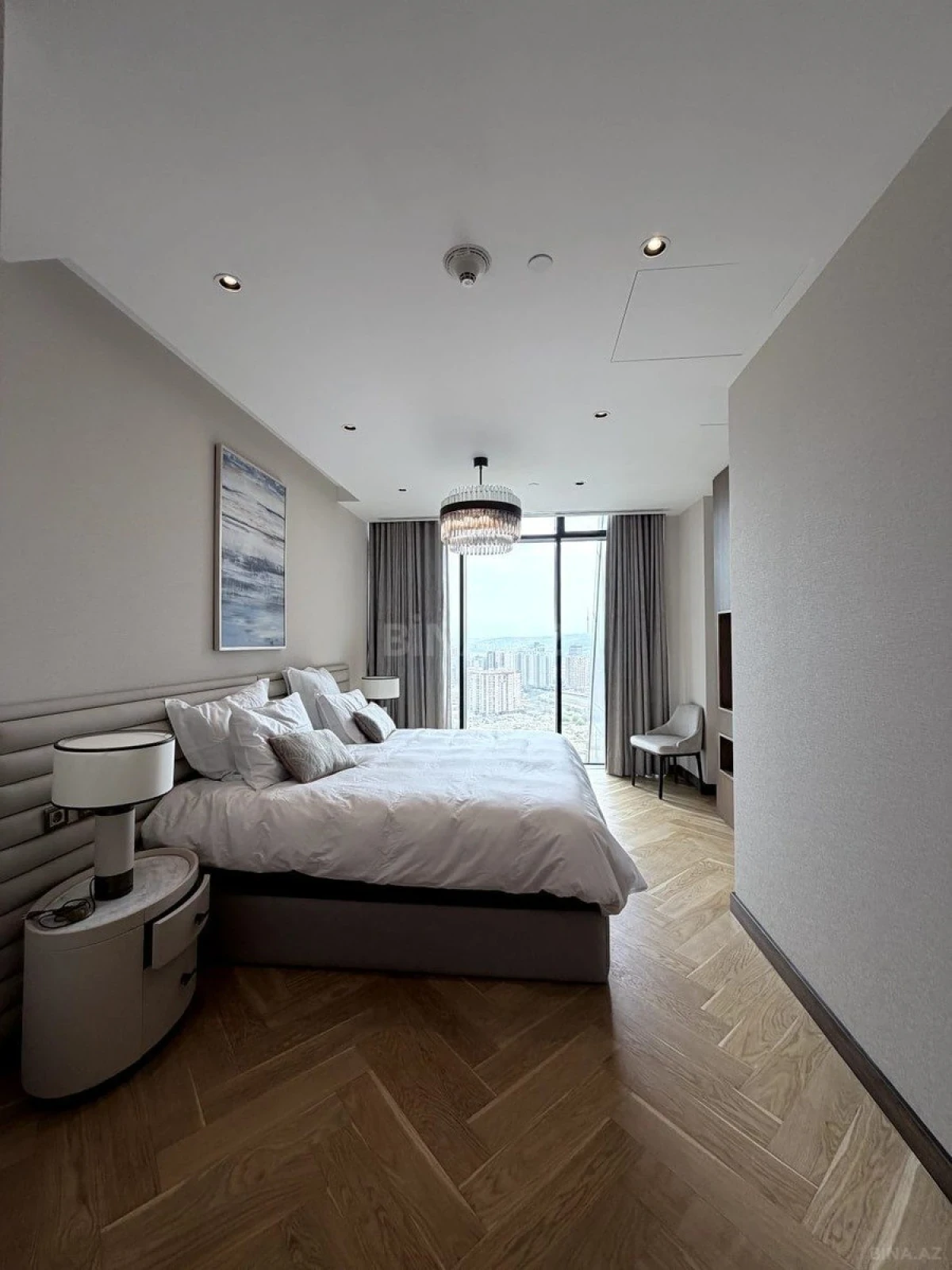 Kirayə verilir 3 otaqlı mənzil 165 m²