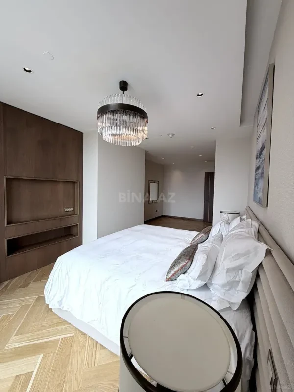 Kirayə verilir 3 otaqlı mənzil 165 m²