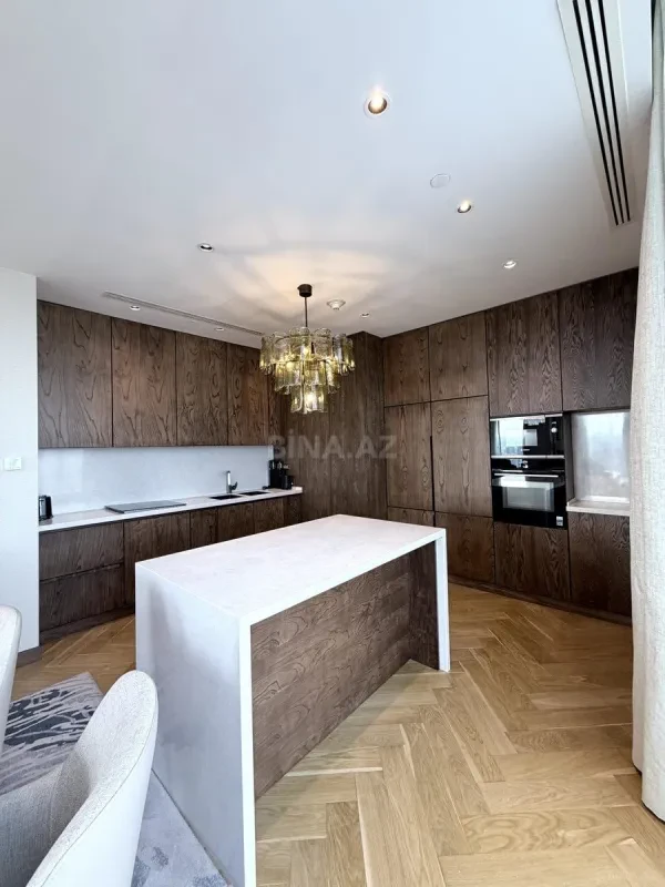 Kirayə verilir 3 otaqlı mənzil 165 m²