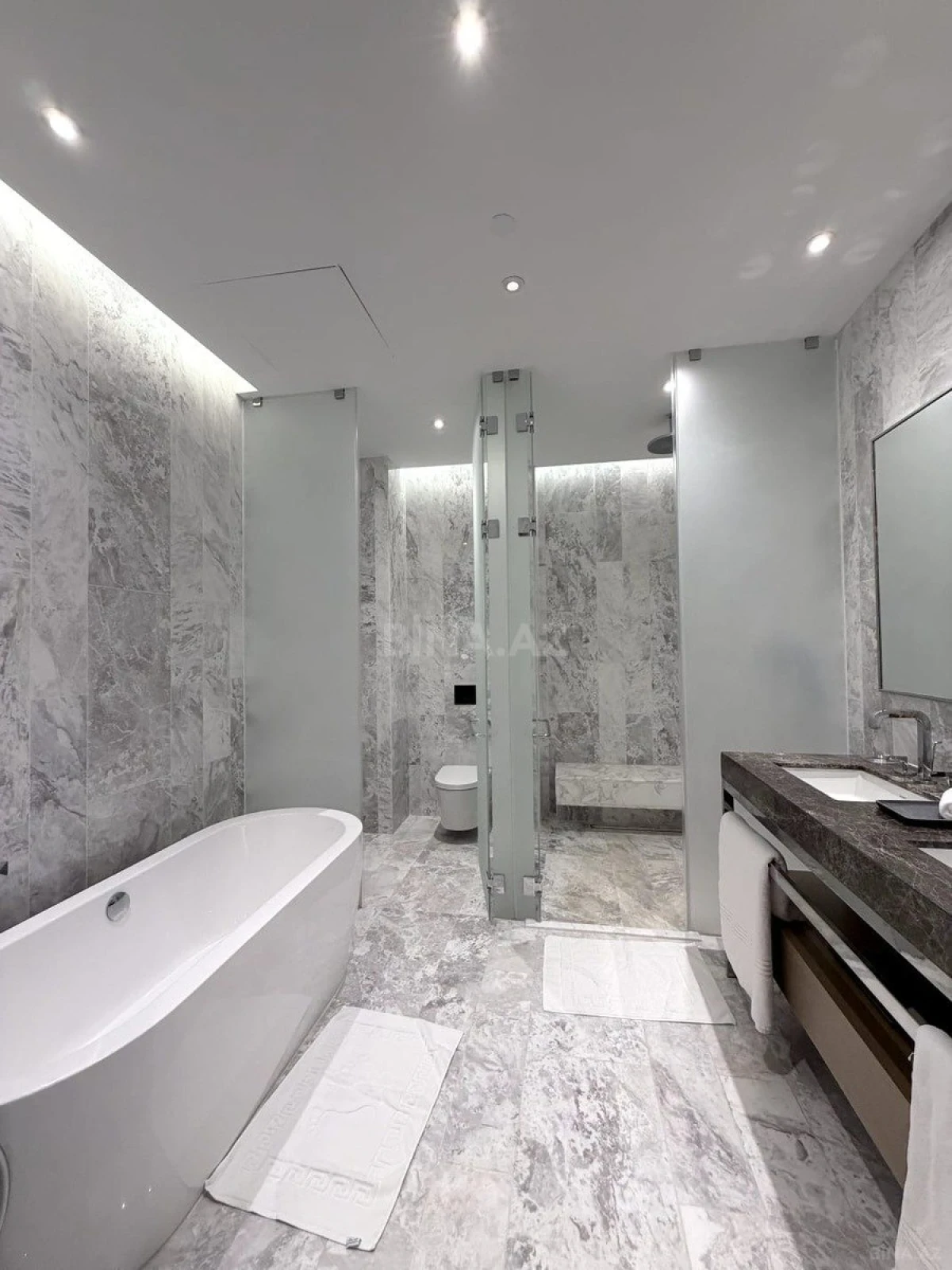 Kirayə verilir 3 otaqlı mənzil 165 m²