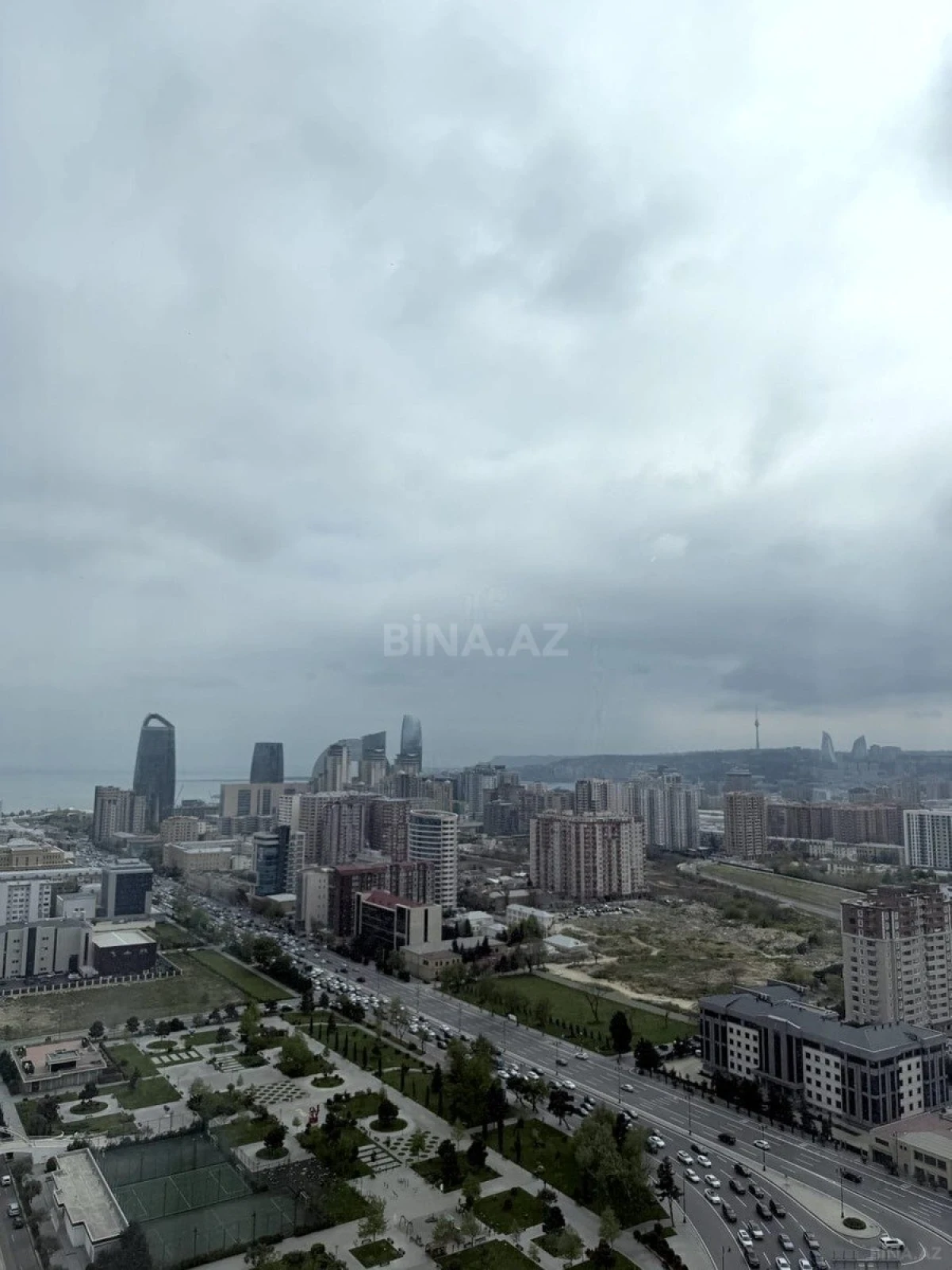 Kirayə verilir 3 otaqlı mənzil 165 m²