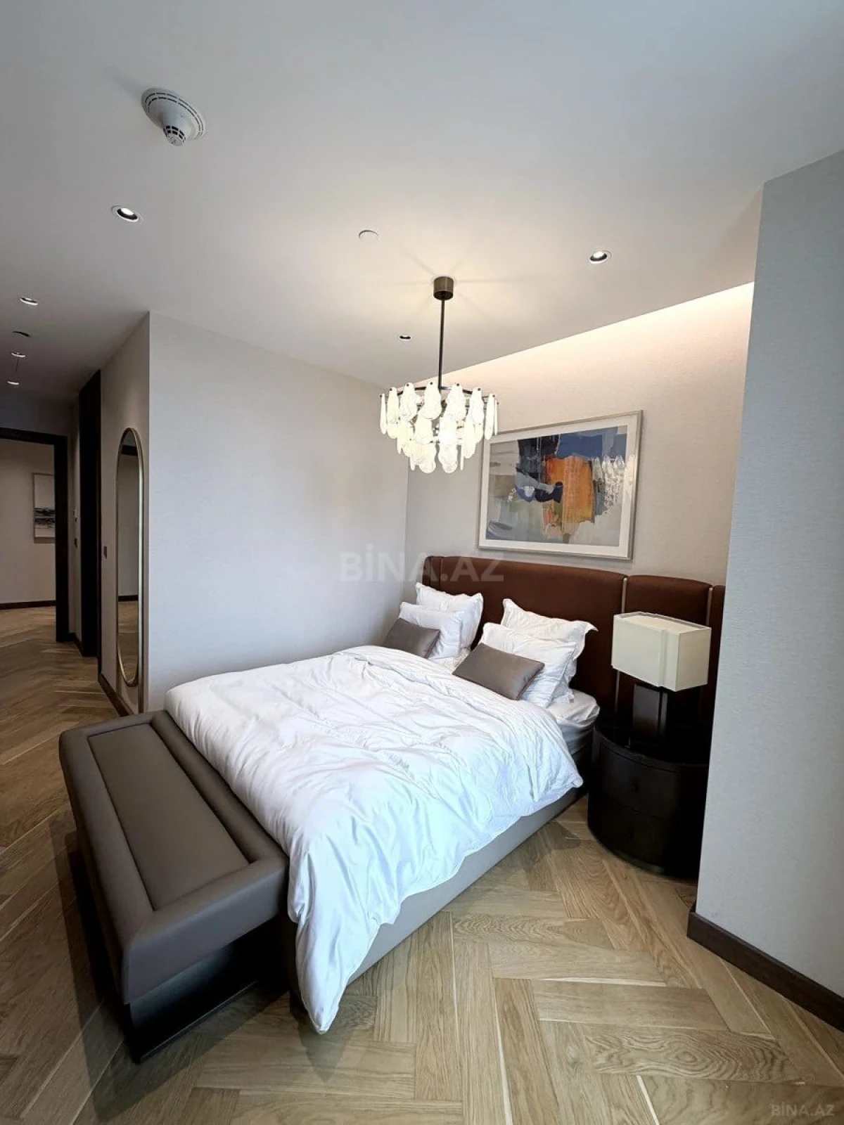 Kirayə verilir 3 otaqlı mənzil 165 m²