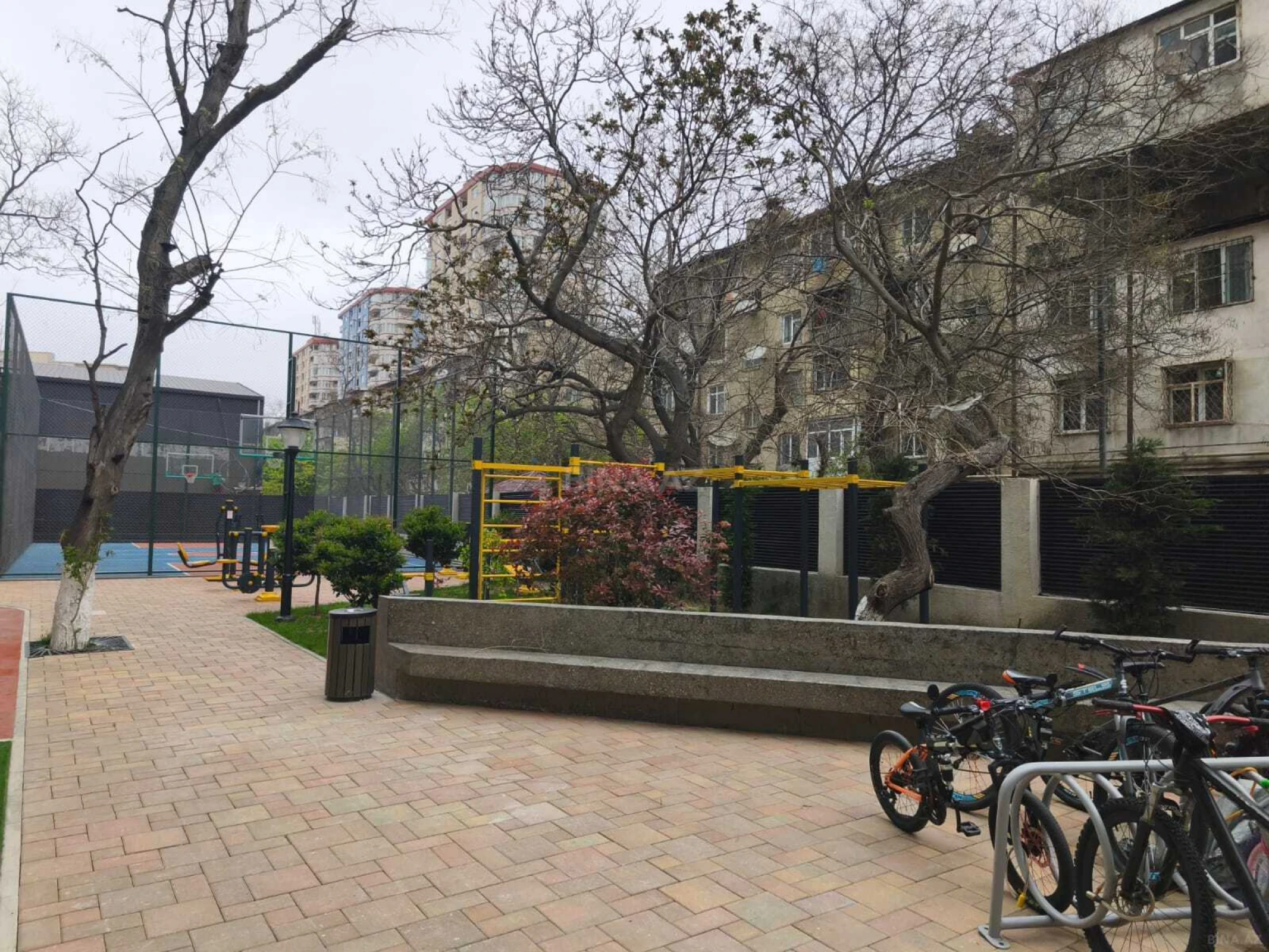 Kirayə verilir 2 otaqlı mənzil 70 m²