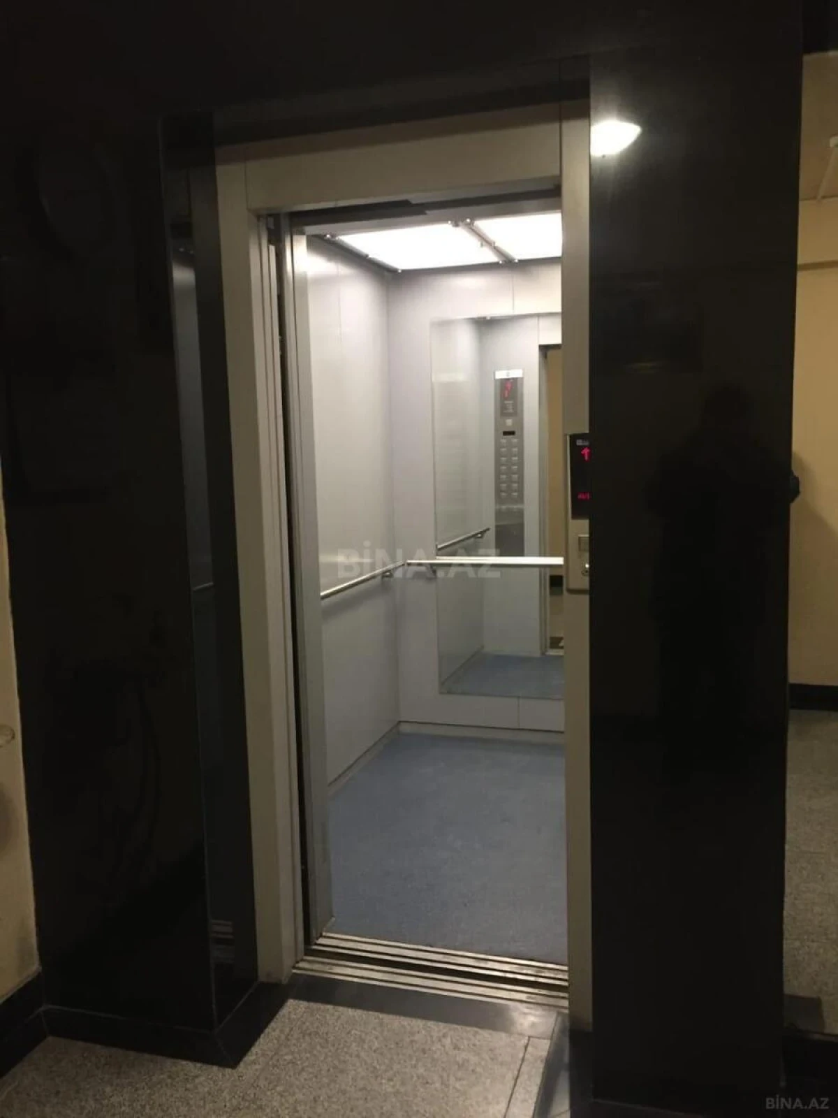 Kirayə verilir 2 otaqlı mənzil 70 m²