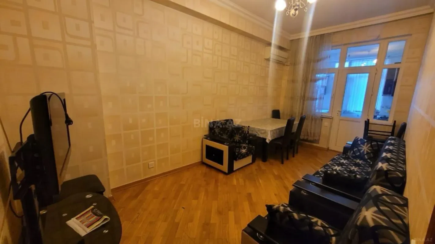 Kirayə verilir 2 otaqlı mənzil 70 m²