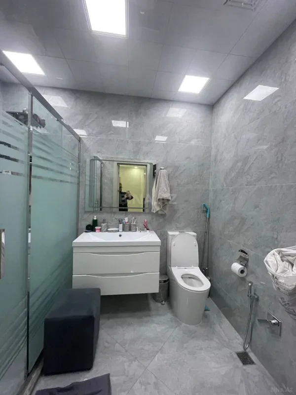 Kirayə verilir 3 otaqlı mənzil 103 m²