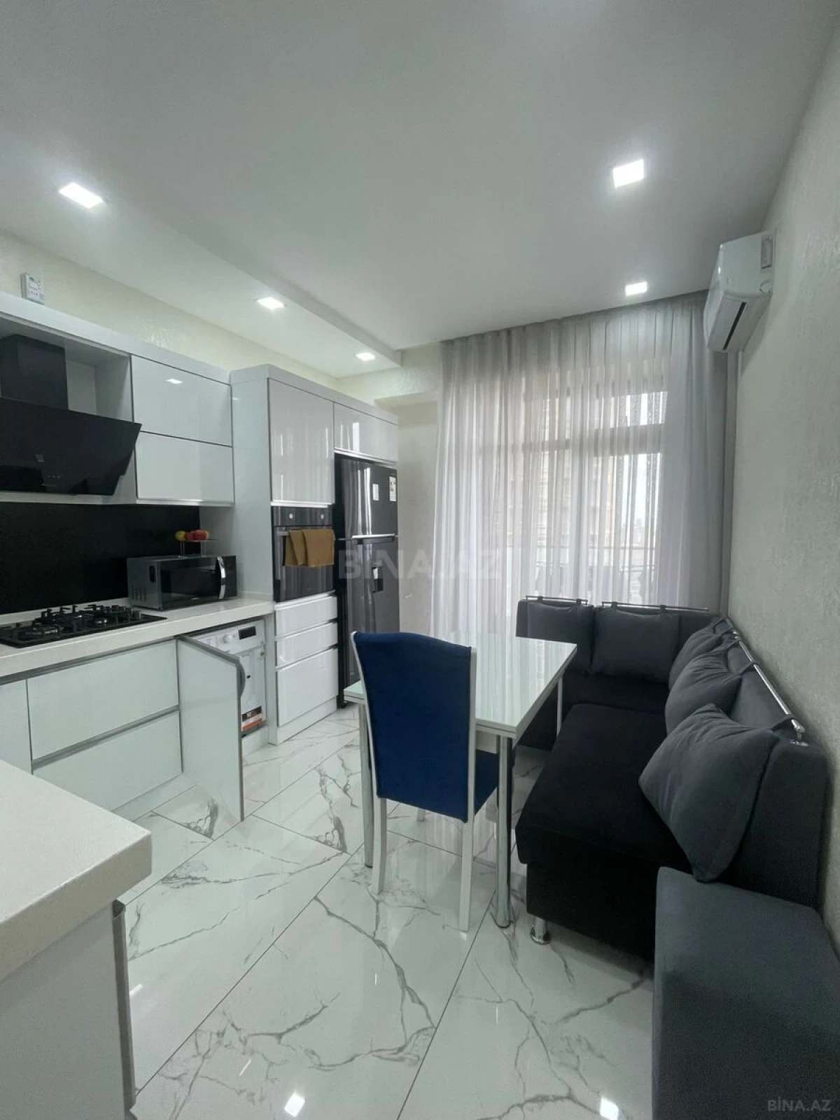 Kirayə verilir 3 otaqlı mənzil 103 m²