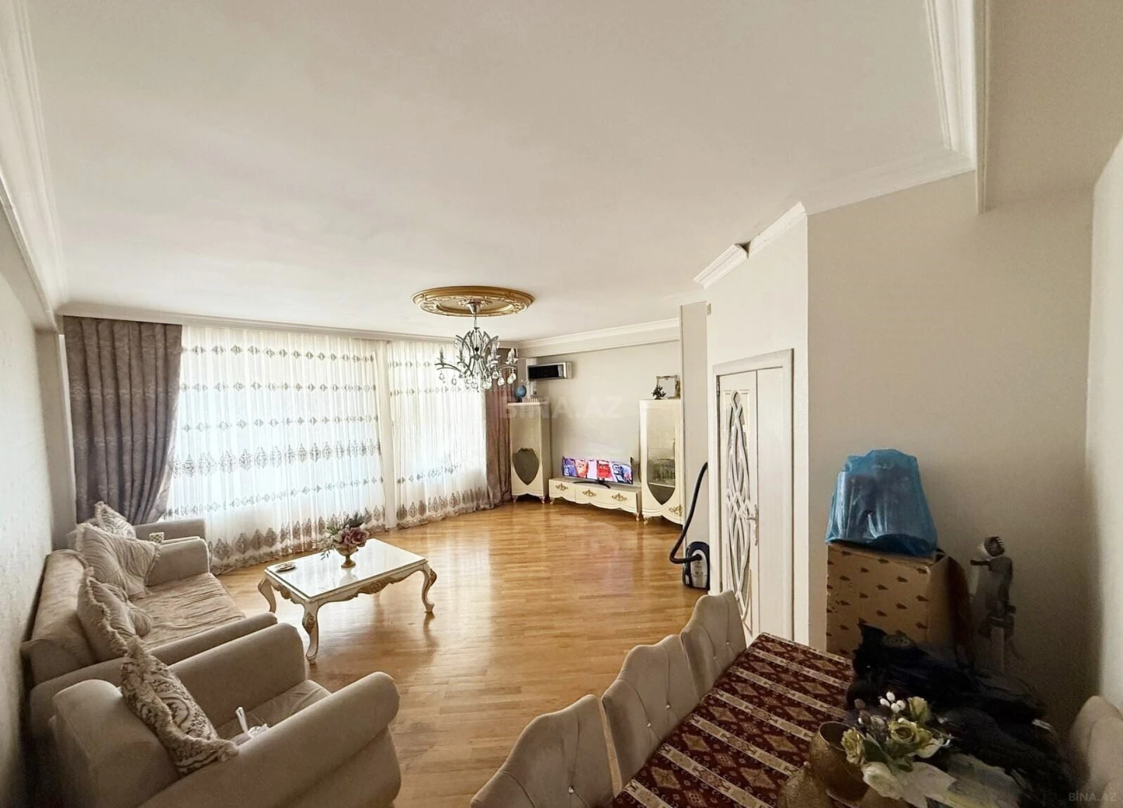 Satılır 4 otaqlı mənzil 133 m²