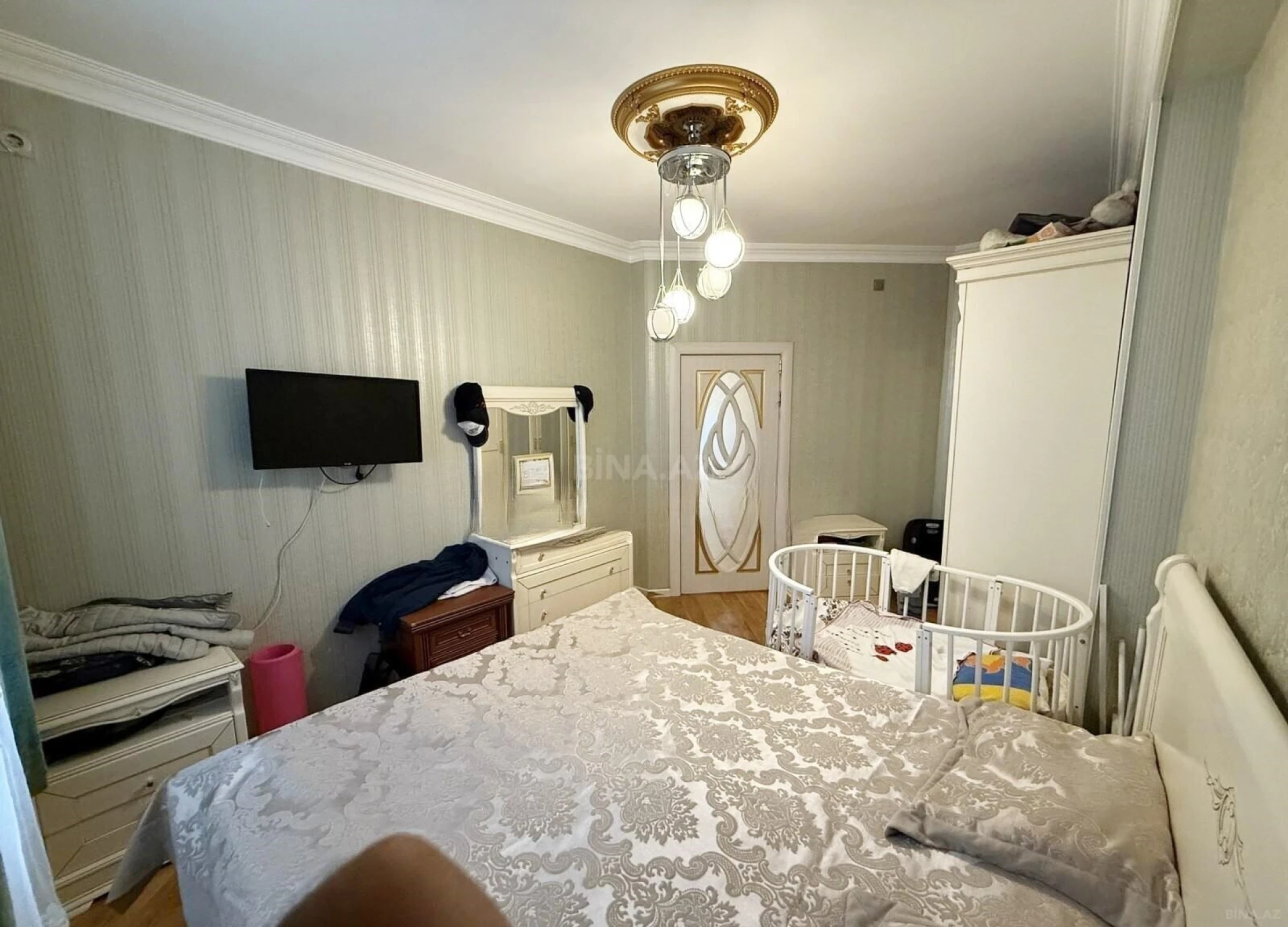 Satılır 4 otaqlı mənzil 133 m²