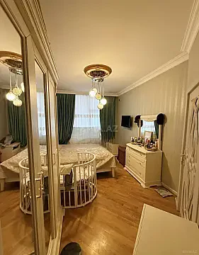 Satılır 4 otaqlı mənzil 133 m²