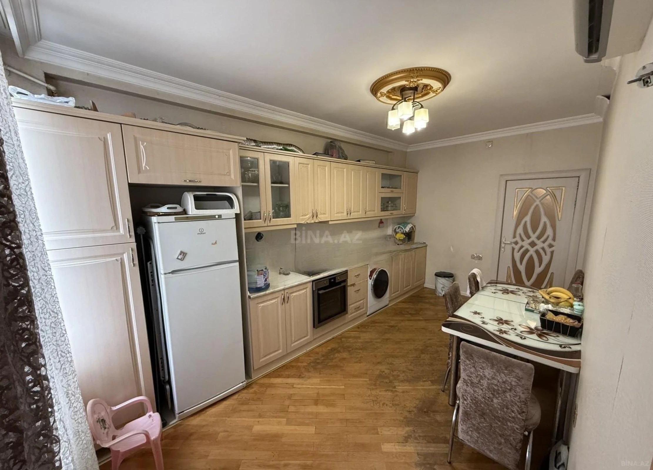 Satılır 4 otaqlı mənzil 133 m²