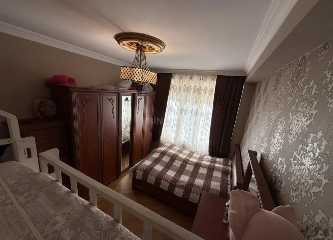 Satılır 4 otaqlı mənzil 133 m²