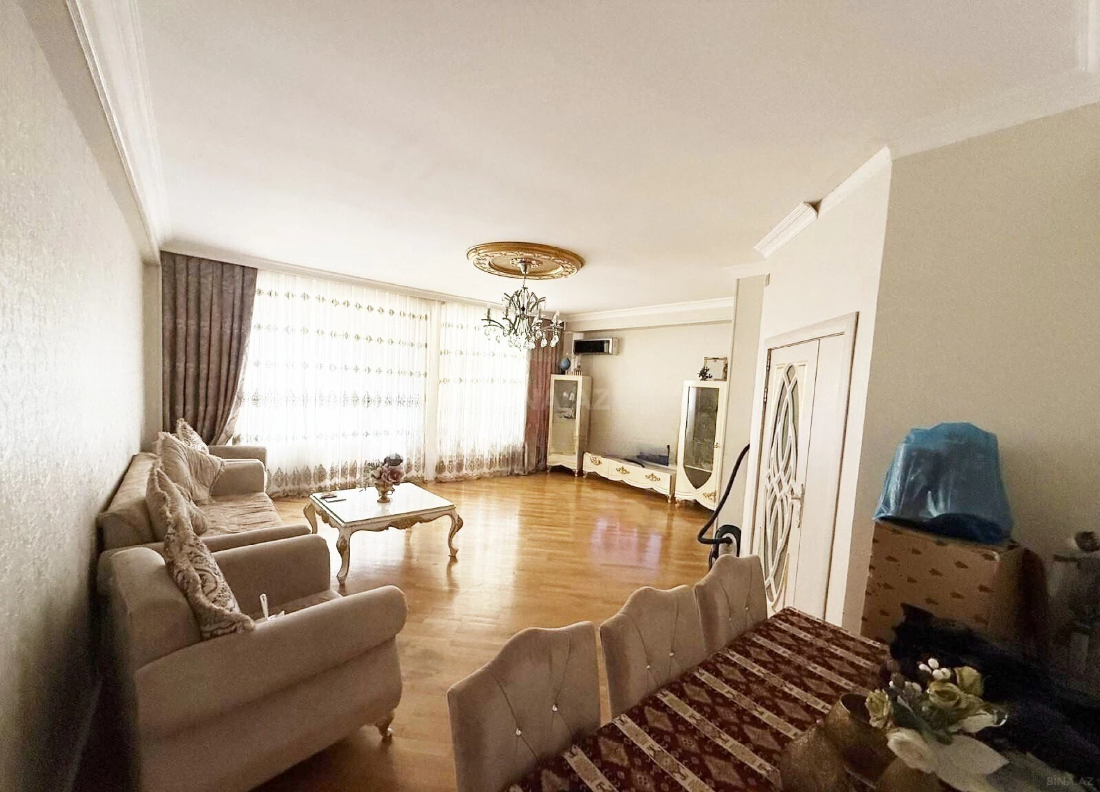 Satılır 4 otaqlı mənzil 133 m²