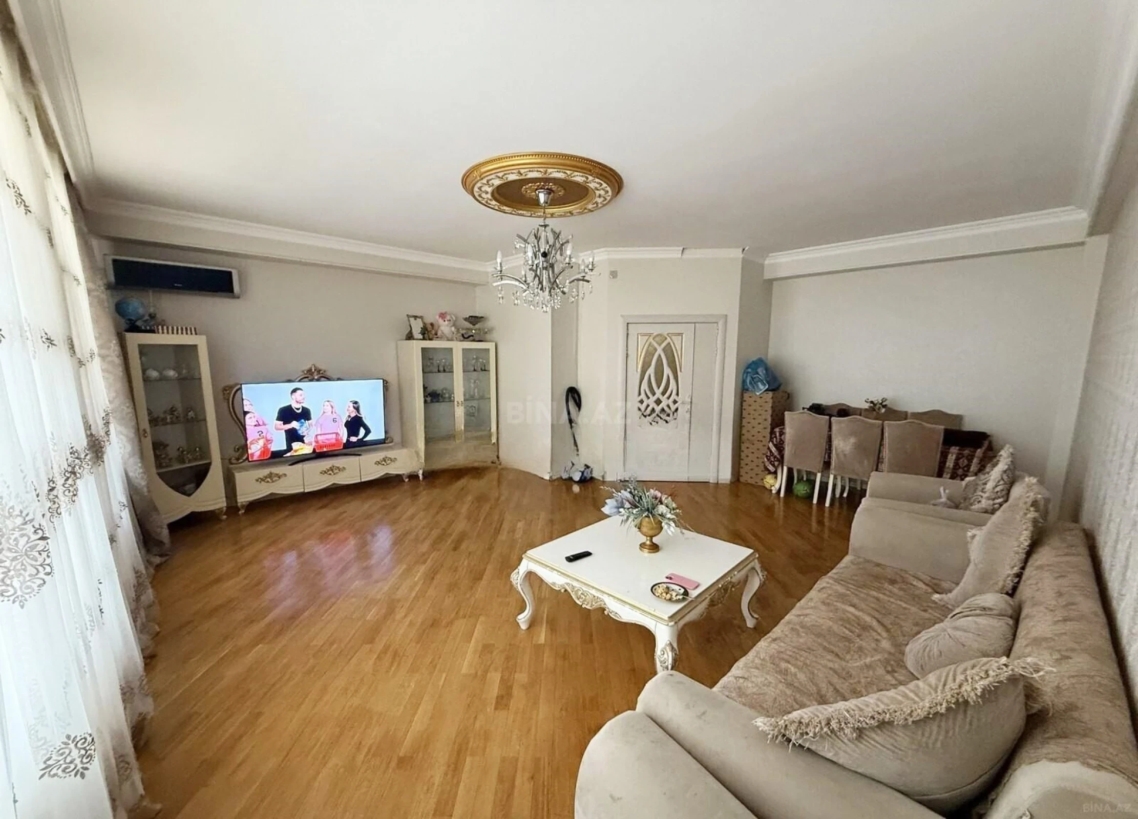 Satılır 4 otaqlı mənzil 133 m²