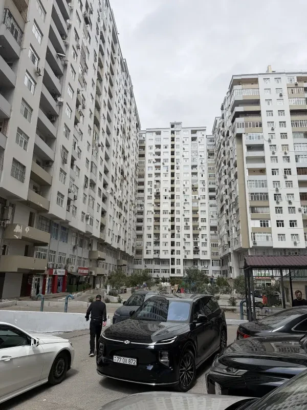 Kirayə verilir 2 otaqlı mənzil 75 m²