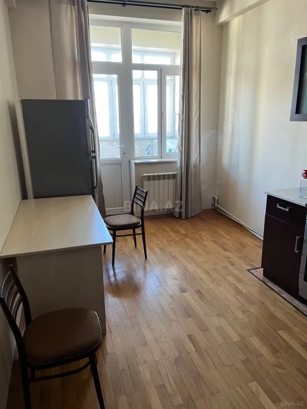 Satılır 2 otaqlı mənzil 83 m²