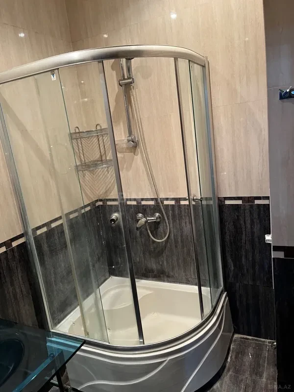Satılır 2 otaqlı mənzil 83 m²