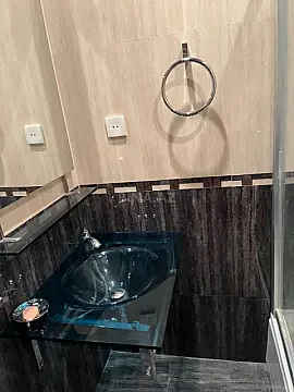 Satılır 2 otaqlı mənzil 83 m²